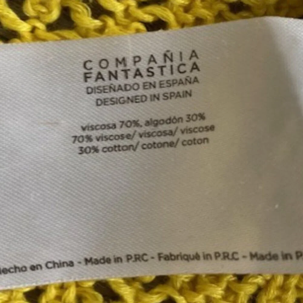 COMPANIA FANTASTICA Yellow Cropped Knit Sweater Medium
